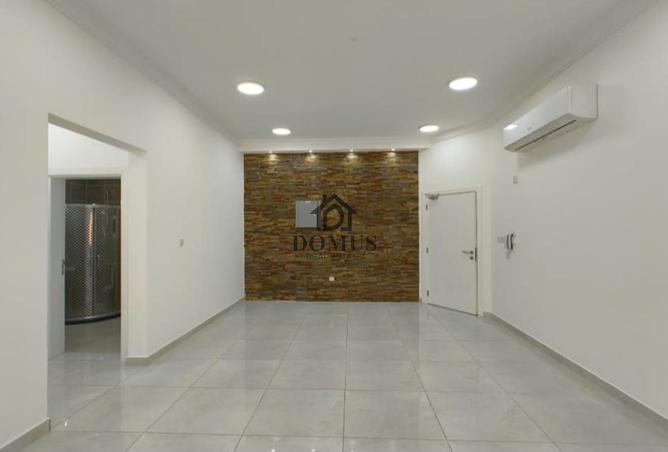 931753 - Property Image 2