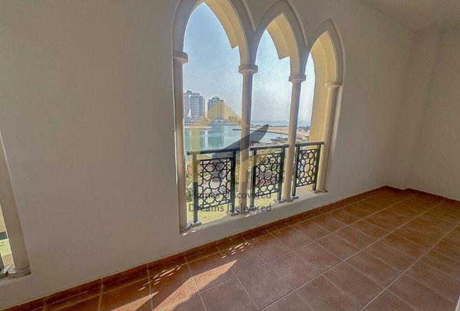 967883 - Property Image 2