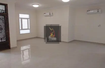 مجمع سكني - 3 غرف نوم - 4 حمامات للايجار في فلل عين خالد - عين خالد - الدوحة