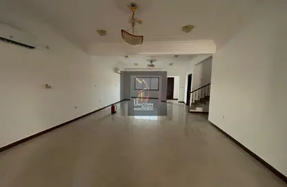 فيلا - 4 غرف نوم - 3 حمامات للايجار في عين خالد - الدوحة