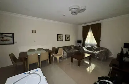 Apartment - 2 Bedrooms - 2 Bathrooms for rent in Umm Ghwailina Comm - Umm Ghuwalina - Umm Ghuwailina - Doha