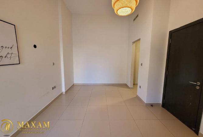 982116 - Property Image 3