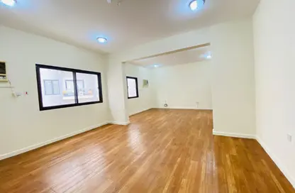 Apartment - 3 Bedrooms - 3 Bathrooms for rent in Al Mansoura - Al Mansoura - Doha