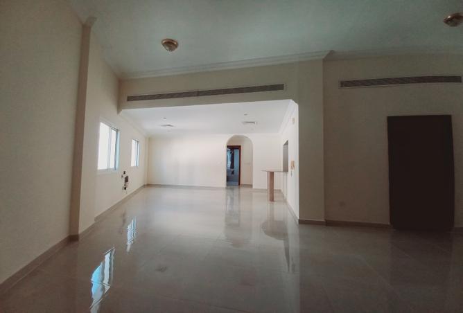 947166 - Property Image 3