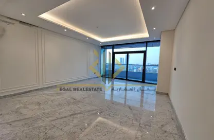 Apartment - 2 Bedrooms - 3 Bathrooms for rent in Burj Al Marina - Marina District - Lusail