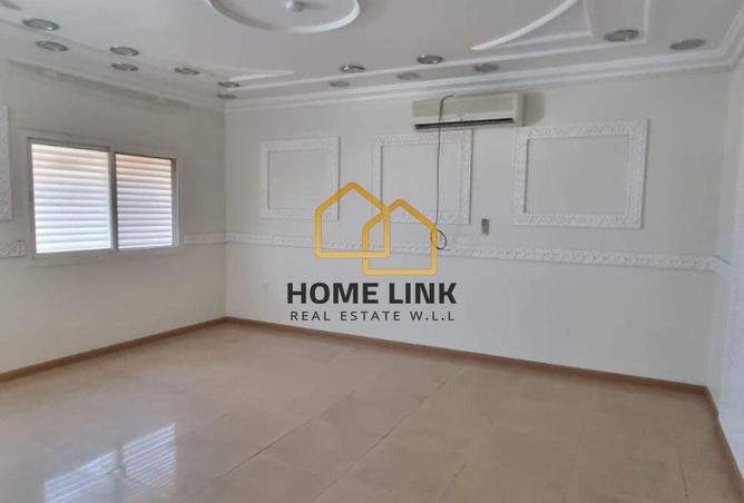 953074 - Property Image 3