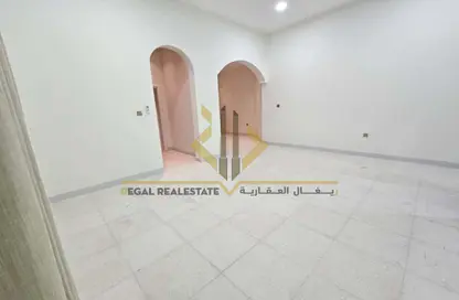 شقة - غرفة نوم - 1 حمام للايجار في الدفنة - الدفينة - الدوحة