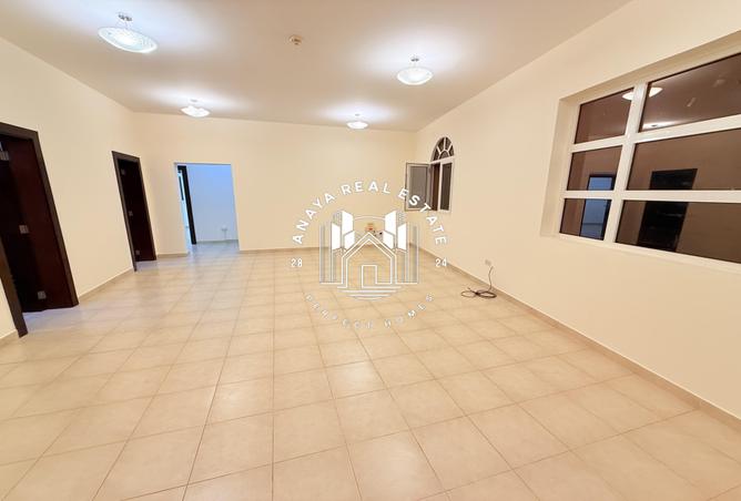 976480 - Property Image 3