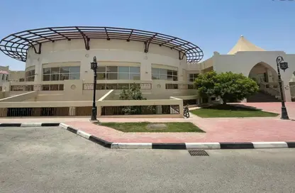 مجمع سكني - 4 غرف نوم - 4 حمامات للايجار في شارع الوعب - الوعب - الدوحة