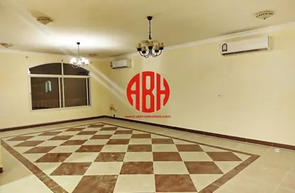 مجمع سكني - 5 غرف نوم - 5 حمامات للايجار في اللقطة - اللقطة - الدوحة