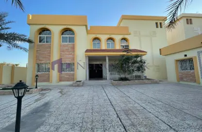 Villa - 6 Bedrooms - 7 Bathrooms for sale in New Salata - Salata - Doha