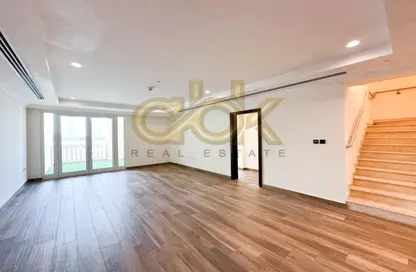 شقة - 2 غرف نوم - 2 حمامات للايجار في فيفا غرب - فيفا بحرية - جزيرة اللؤلؤة - الدوحة