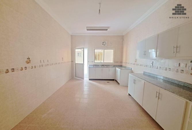 952894 - Property Image 3