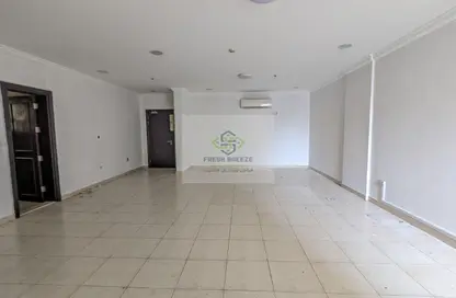 Apartment - 2 Bedrooms - 3 Bathrooms for rent in Al Nasr Street - Al Nasr - Doha