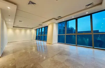 Apartment - 3 Bedrooms - 5 Bathrooms for sale in Zig Zag Tower B - Zig Zag Towers - West Bay - Doha
