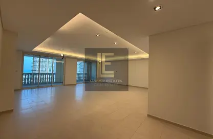 Apartment - 3 Bedrooms - 5 Bathrooms for sale in Viva West - Viva Bahriyah - The Pearl Island - Doha