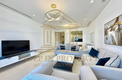 Apartment - 2 Bedrooms - 4 Bathrooms for rent in Floresta Gardens - Floresta Gardens - The Pearl Island - Doha