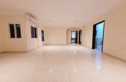 Apartment - 2 Bedrooms - 2 Bathrooms for rent in Musheireb Apartments - Musheireb - Doha