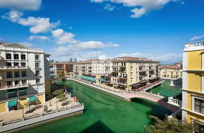 Apartment - 3 Bedrooms - 3 Bathrooms for rent in Carnaval - Qanat Quartier - The Pearl Island - Doha