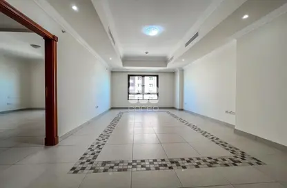 Apartment - 1 Bedroom - 2 Bathrooms for rent in Jumanah Tower 29 - Porto Arabia - The Pearl Island - Doha