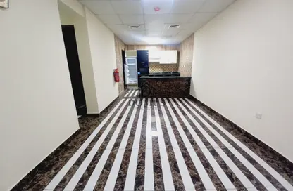 Apartment - 2 Bedrooms - 2 Bathrooms for rent in Thabit Bin Zaid Street - Al Mansoura - Doha