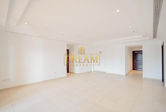 932456 - Property Image 2