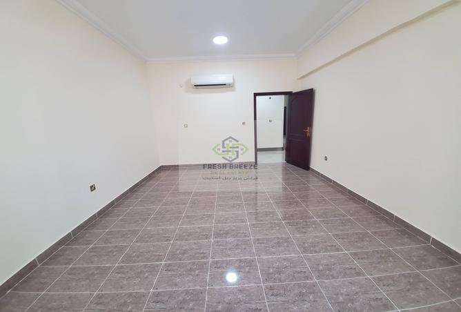 930674 - Property Image 3