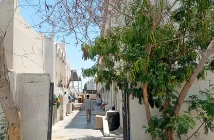 بناية كاملة - غرفة نوم - 1 حمام للايجار في المنطقة الصناعية - الدوحة