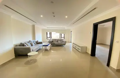 Apartment - 1 Bedroom - 2 Bathrooms for rent in One Porto Arabia - Porto Arabia - The Pearl Island - Doha