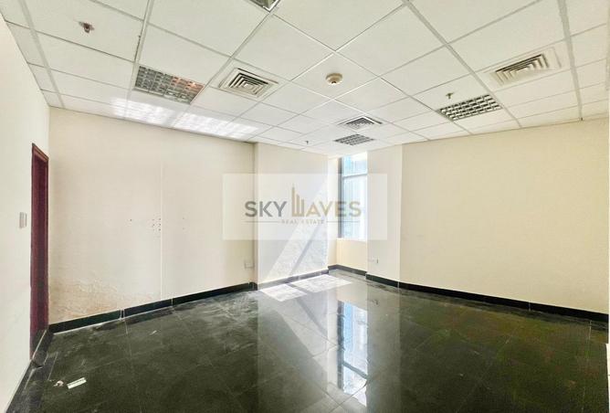 956628 - Property Image 3