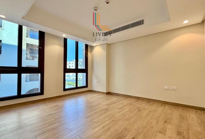 982219 - Property Image 2