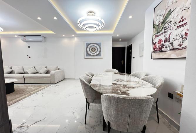 999871 - Property Image 2