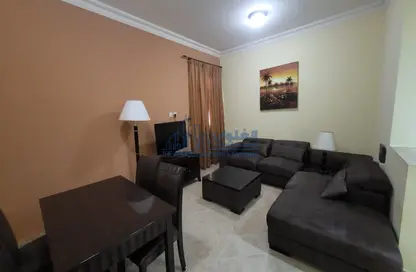 صورة لـ غرفة المعيشة / غرفة الطعام شقة - غرفة نوم - 1 حمام للايجار في الغانم - الغانم - الدوحة ، صورة رقم 1