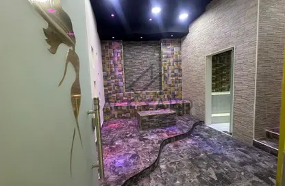 Shop - Studio - 2 Bathrooms for rent in Al Mana Tower - C-Ring Road - Al Sadd - Doha