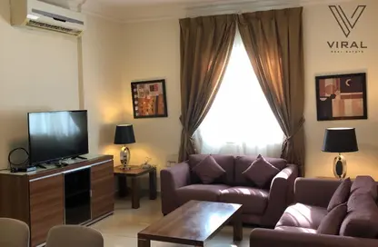 Apartment - 2 Bedrooms - 2 Bathrooms for rent in Umm Ghuwailina - Doha