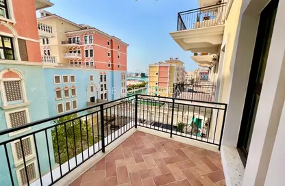 Apartment - 3 Bedrooms - 3 Bathrooms for rent in Carnaval - Qanat Quartier - The Pearl Island - Doha