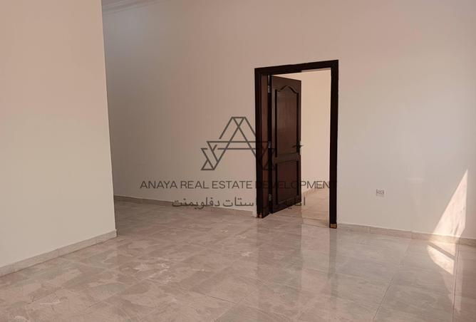 942604 - Property Image 2