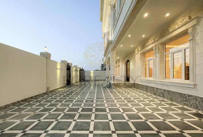 952845 - Property Image 2