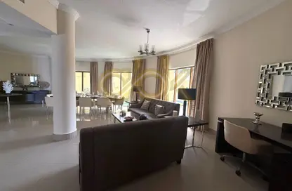 Villa - 4 Bedrooms - 5 Bathrooms for rent in Umm Al Seneem Street - Ain Khaled - Doha