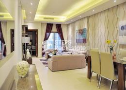 صورةغرفة المعيشة / غرفة الطعام لـ: شقة - 2 غرف نوم - 3 حمامات للكراء في شارع الامان - أم غويلينا - الدوحة, صورة 1