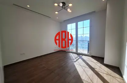 Apartment - 2 Bedrooms - 3 Bathrooms for rent in Floresta Gardens - Floresta Gardens - The Pearl Island - Doha