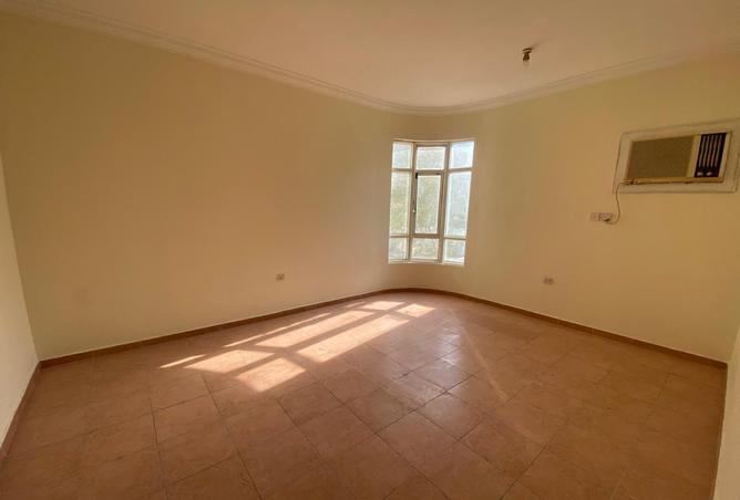 937558 - Property Image 2