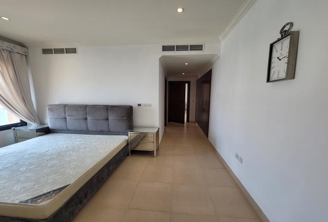 933070 - Property Image 2