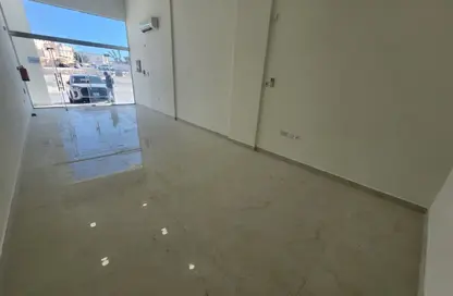 Retail - Studio - 1 Bathroom for rent in Street 871 - Al Duhail South - Al Duhail - Doha