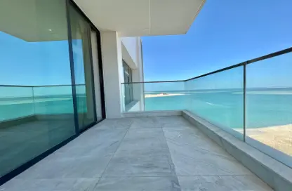 Apartment - 2 Bedrooms - 3 Bathrooms for rent in Marina Tower 23 - Marina District - Lusail