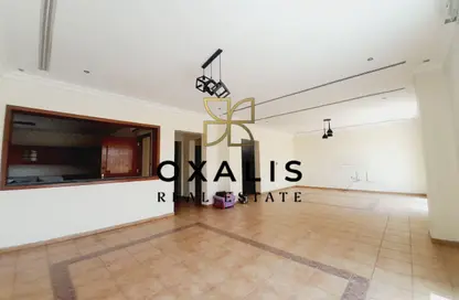 Villa - 3 Bedrooms - 3 Bathrooms for rent in Souk Rawda 2 - Al Nasr - Doha