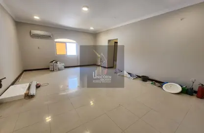 Apartment - 2 Bedrooms - 2 Bathrooms for rent in Al Nasr Street - Al Nasr - Doha