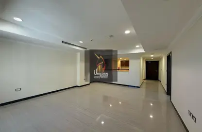 Apartment - 1 Bedroom - 2 Bathrooms for rent in West Porto Drive - Porto Arabia - The Pearl Island - Doha