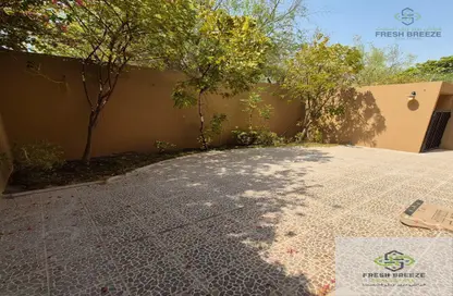 فيلا - 3 غرف نوم - 3 حمامات للايجار في شارع المطار القديم - طريق المطار القديم - الدوحة