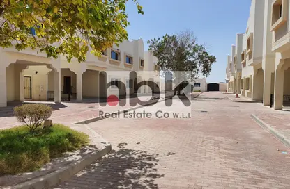 Compound - 4 Bedrooms - 5 Bathrooms for rent in Al Ain compound 2 - Ain Khaled - Doha